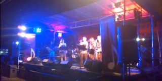 A - Con il nastro "rock"